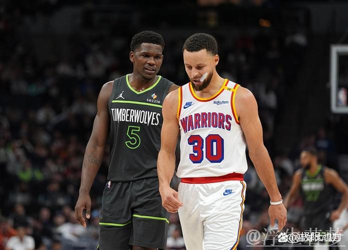 12月13日常规赛:勇士对阵森林狼 精彩集锦 12月13日常规赛:勇士对阵森林狼 精彩集锦